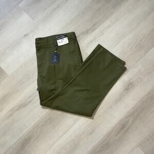 Jos A Bank Tailored Flat Front Chino Dress Pants Olive Green Size 44 x 29 NWT